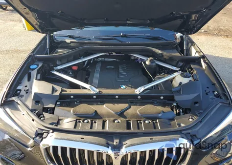 2023 BMW X5 xDrive40I z USA, uszkodzony, nr VIN 5UXCR6C04P9R76210